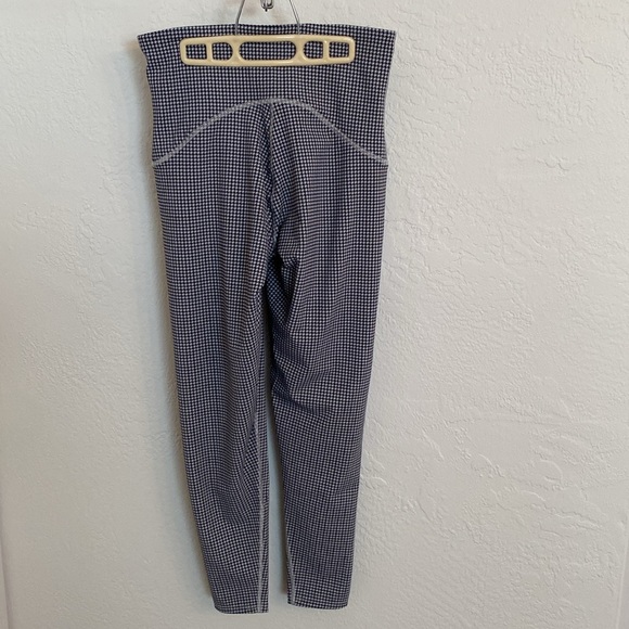 Spanx Houndstooth Booty Boost Leggings - Picture 4 of 9